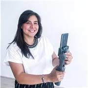 Soy una apasionada de la fotografía, si estás buscando aprender, paso a paso cómo usar la cámara, los distintos tipos de fotografía, y cómo tomar buenas fotos con paciencia e intención, ¡estaré feliz de enseñarte!